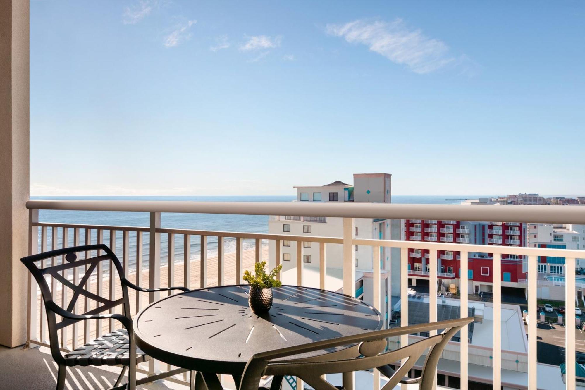 Holiday Inn & Suites Ocean City, An Ihg Hotel Bagian luar foto